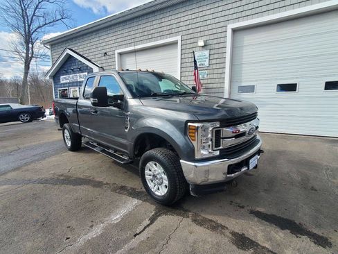 Used 2019 Ford F250 XL w/ STX Appearance Package image 2