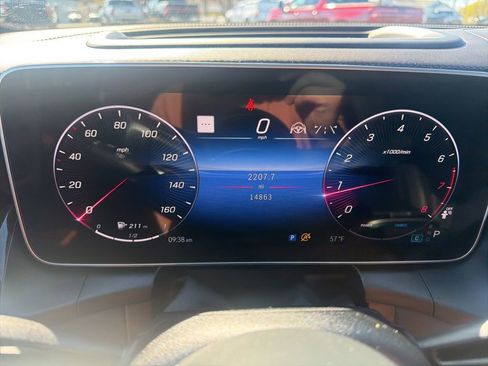 Used 2024 Mercedes-Benz GLC 300 4MATIC image 14