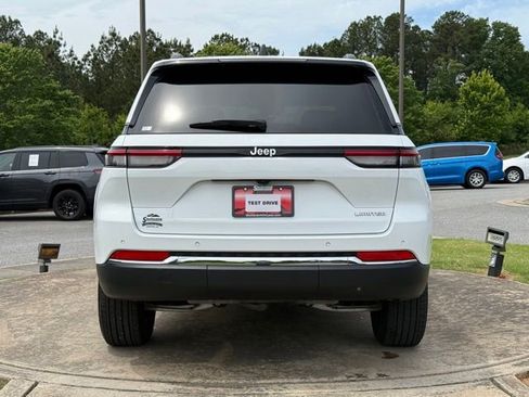 Used 2024 Jeep Grand Cherokee Limited RWD image 5