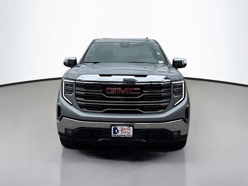 Used 2025 GMC Sierra 1500 SLT image 2