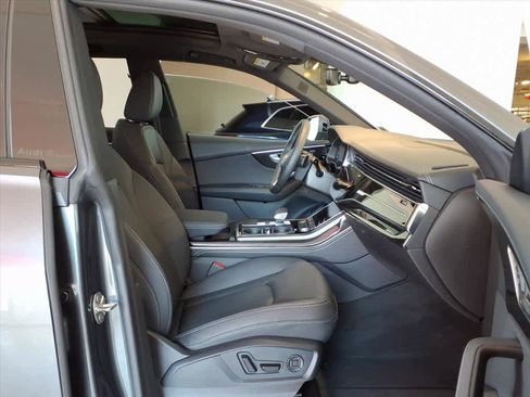 Used 2025 Audi Q8 Premium Plus w/ Premium Plus Package image 21