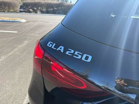 Certified 2025 Mercedes-Benz GLA 250 4MATIC image 8