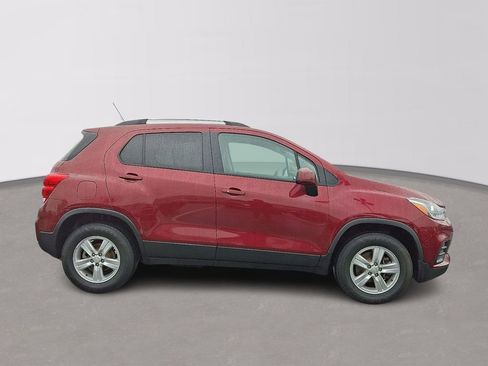 Certified 2022 Chevrolet Trax LT w/ LT Convenience Package image 7