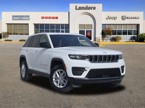 New 2026 Jeep Grand Cherokee Laredo RWD image 1