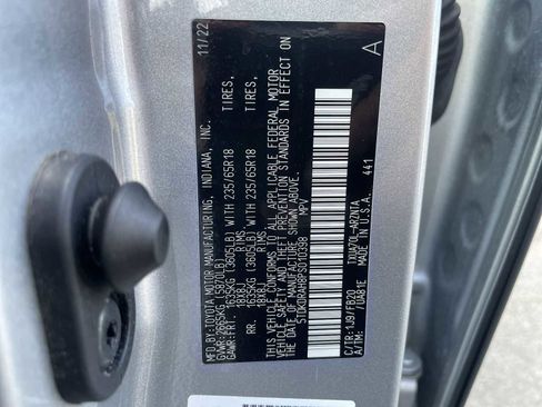 Used 2023 Toyota Highlander L image 25