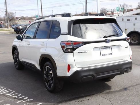 Used 2025 Subaru Forester Premium image 5