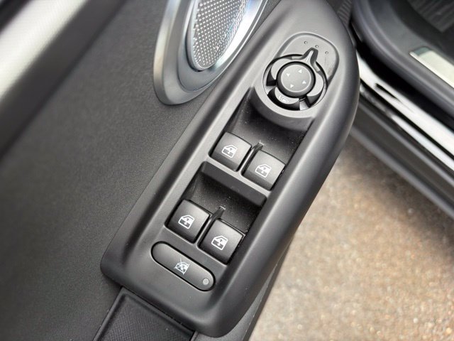 Used 2025 Alfa Romeo Tonale w/ Premium Package AWD/4WD image 16
