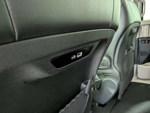 Used 2024 Chrysler Pacifica Touring-L FWD image 30