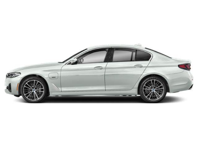 Used 2023 BMW 530e xDrive w/ Premium Package AWD/4WD image 3