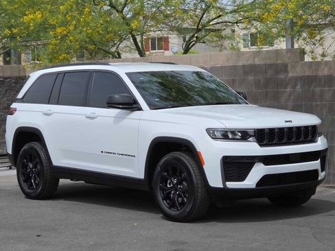 New 2026 Jeep Grand Cherokee Altitude AWD/4WD image 8
