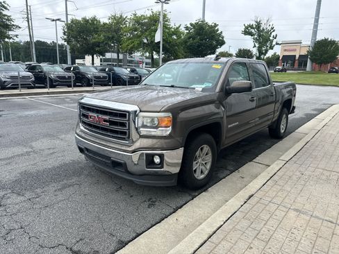 Used 2015 GMC Sierra 1500 SLE w/ SLE Value Package RWD image 4