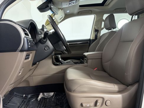 Used 2022 Lexus GX 460 Premium w/ Premium Package AWD/4WD image 6