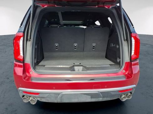 Used 2021 GMC Yukon Denali w/ Denali Premium Package image 9