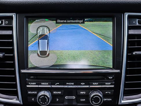 Used 2016 Porsche Panamera Edition image 9