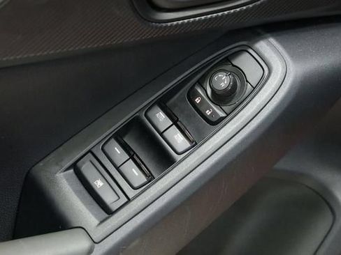 Used 2025 Subaru Crosstrek 2.5i Premium AWD/4WD image 29
