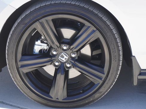Used 2025 Honda Accord Sport image 4