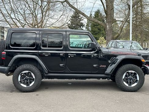 Used 2022 Jeep Wrangler Unlimited Rubicon w/ LED Lighting Group AWD/4WD image 8