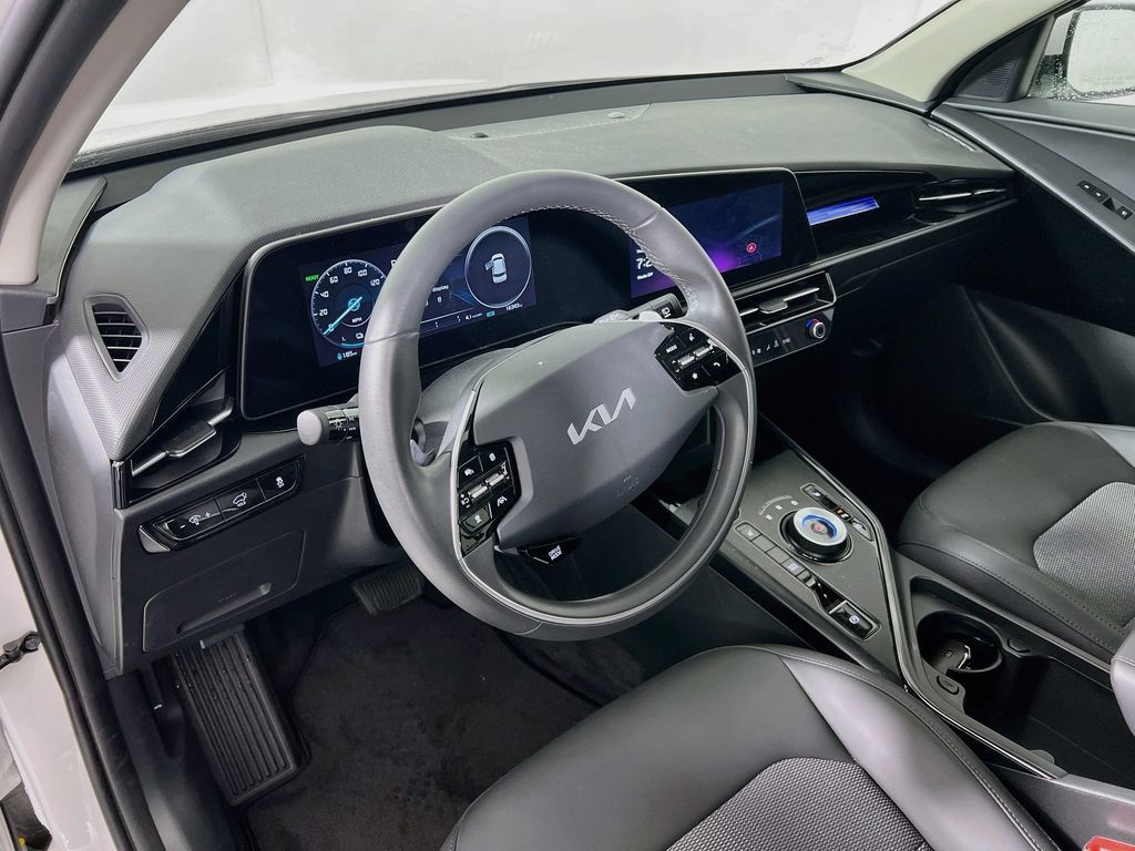 Certified 2024 Kia Niro Wind FWD image 7