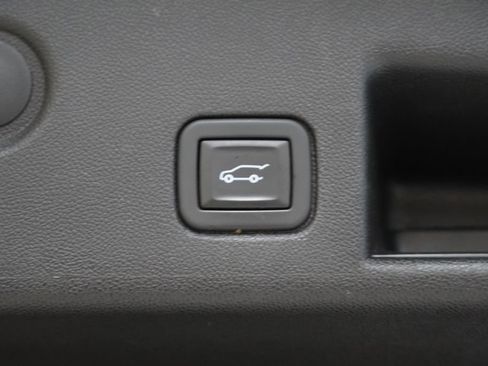 Certified 2023 Chevrolet Equinox RS w/ RS Leather Package FWD image 11