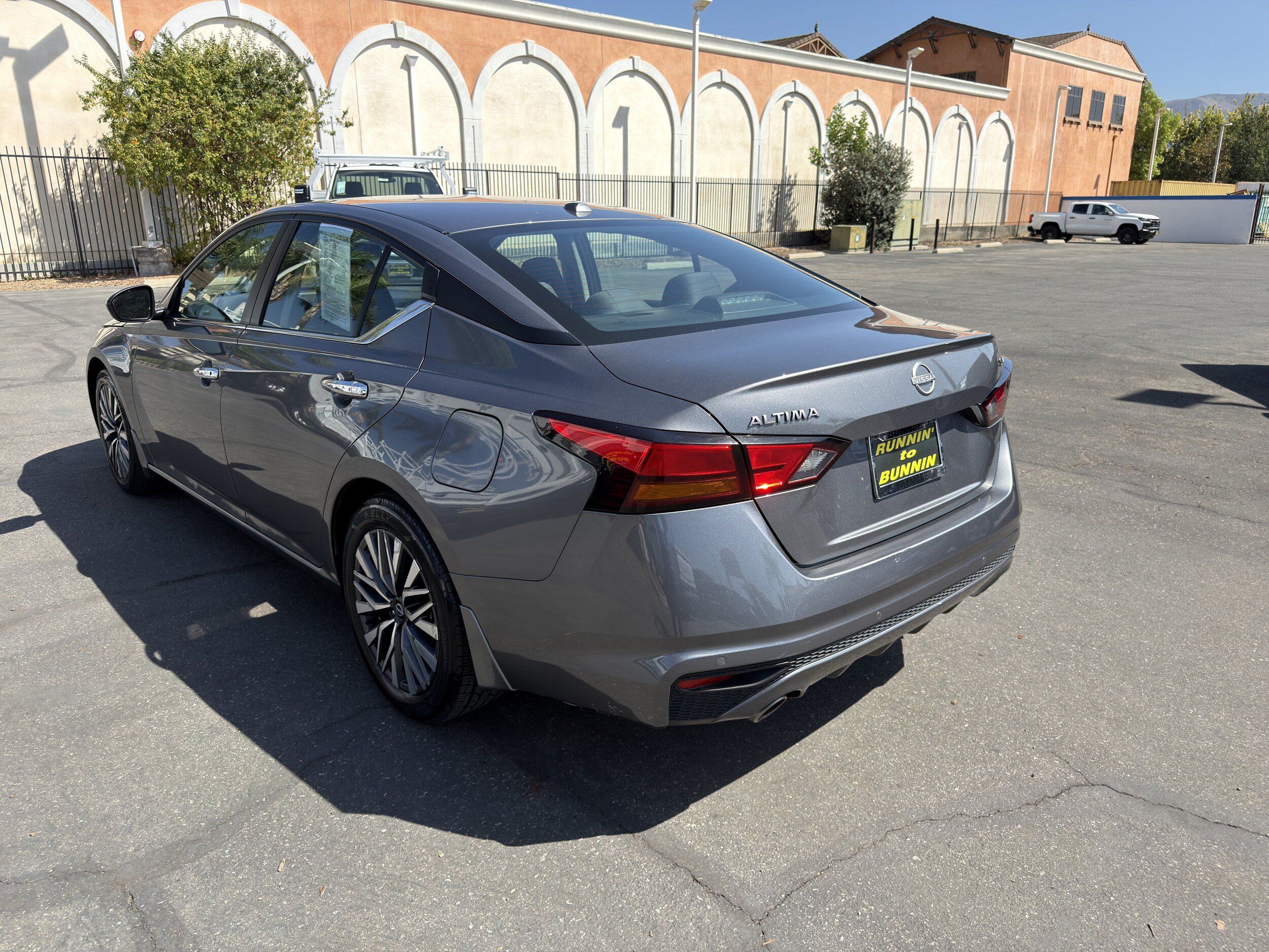 Used 2024 Nissan Altima 2.5 SV w/ SV Premium Package FWD image 6