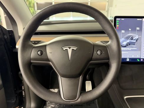Used 2023 Tesla Model Y Performance AWD/4WD image 17