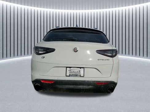 New 2025 Alfa Romeo Stelvio Sprint image 8