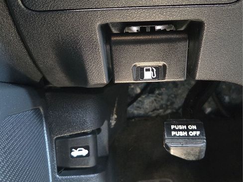 Used 2025 Nissan Altima 2.5 SV FWD image 21