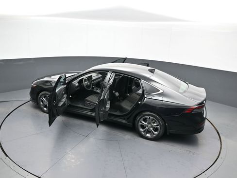 Certified 2023 Honda Accord EX image 41