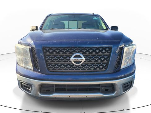Used 2019 Nissan Titan SV RWD image 2