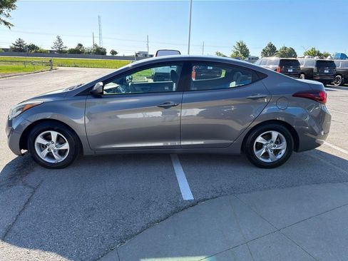 Used 2014 Hyundai Elantra SE FWD image 4