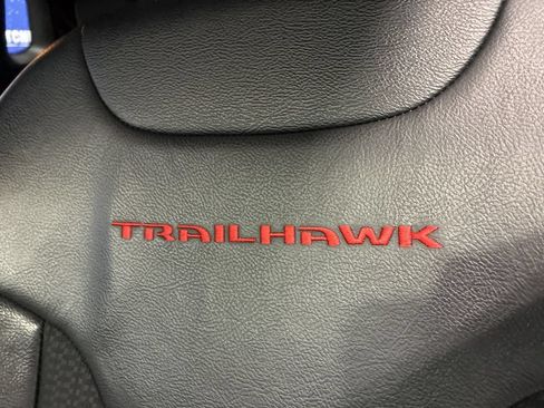 Used 2024 Jeep Compass Trailhawk AWD/4WD image 18