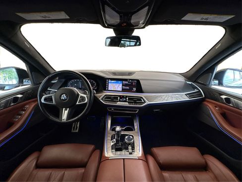 Used 2022 BMW X7 M50i w/ Dynamic Handling Package image 22