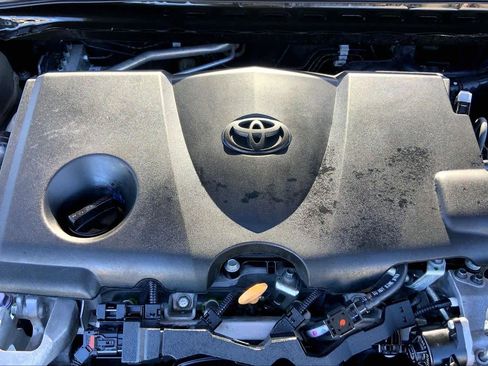 Used 2022 Toyota Camry LE image 31