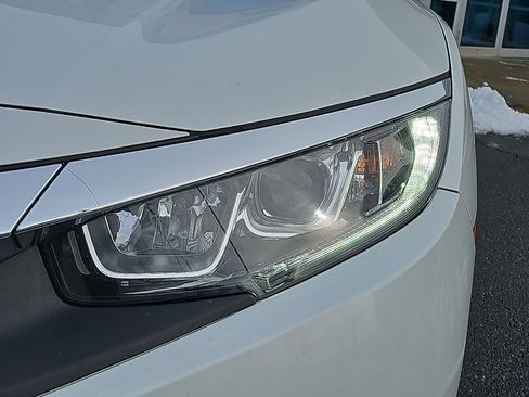 Used 2018 Honda Civic EX-T image 9