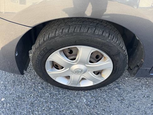 Used 2009 Toyota Matrix Base 4dr Wagon 4A image 33