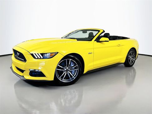 Used 2017 Ford Mustang GT Premium image 3