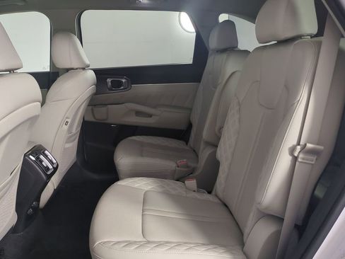 Used 2022 Kia Sorento SX image 17