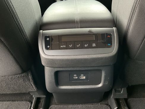 Used 2025 Nissan Pathfinder SV FWD image 20