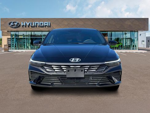 New 2025 Hyundai Elantra SEL image 12