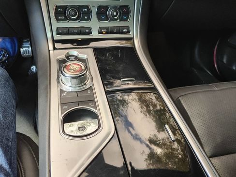 Used 2014 Jaguar XF 3.0 image 60