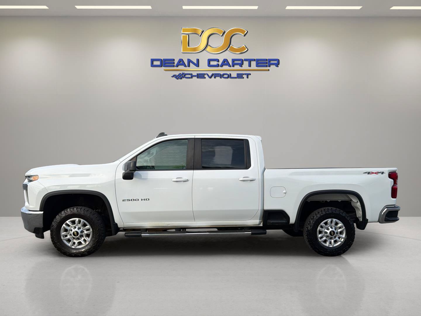Used 2022 Chevrolet Silverado 2500 LT AWD/4WD image 2