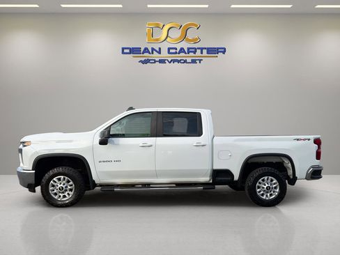 Used 2022 Chevrolet Silverado 2500 LT AWD/4WD image 2