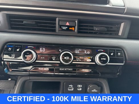 Certified 2025 Honda Pilot Black Edition image 27