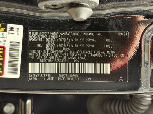 Used 2023 Toyota Highlander XLE image 35