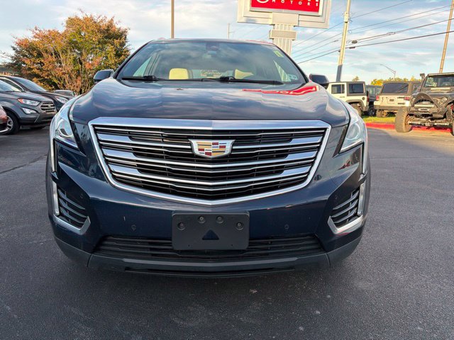 Used 2017 Cadillac XT5 Luxury w/ Driver Awareness Package AWD/4WD image 3