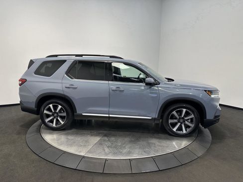 Used 2024 Honda Pilot Touring image 8