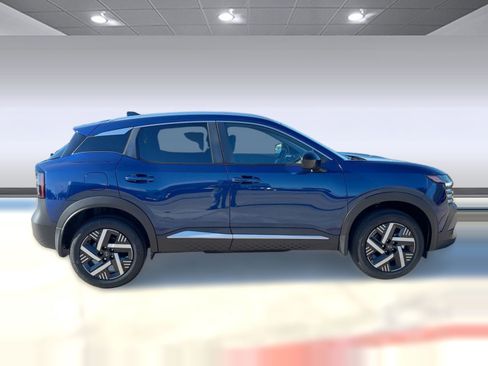 New 2026 Nissan Kicks SV image 8