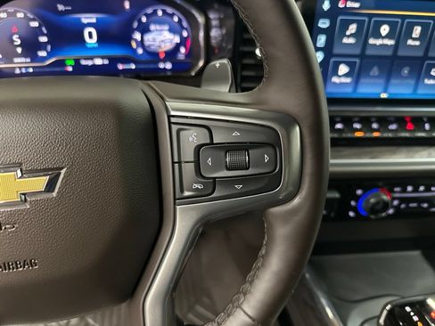 Used 2025 Chevrolet Silverado 1500 LTZ w/ LTZ Premium Package AWD/4WD image 17