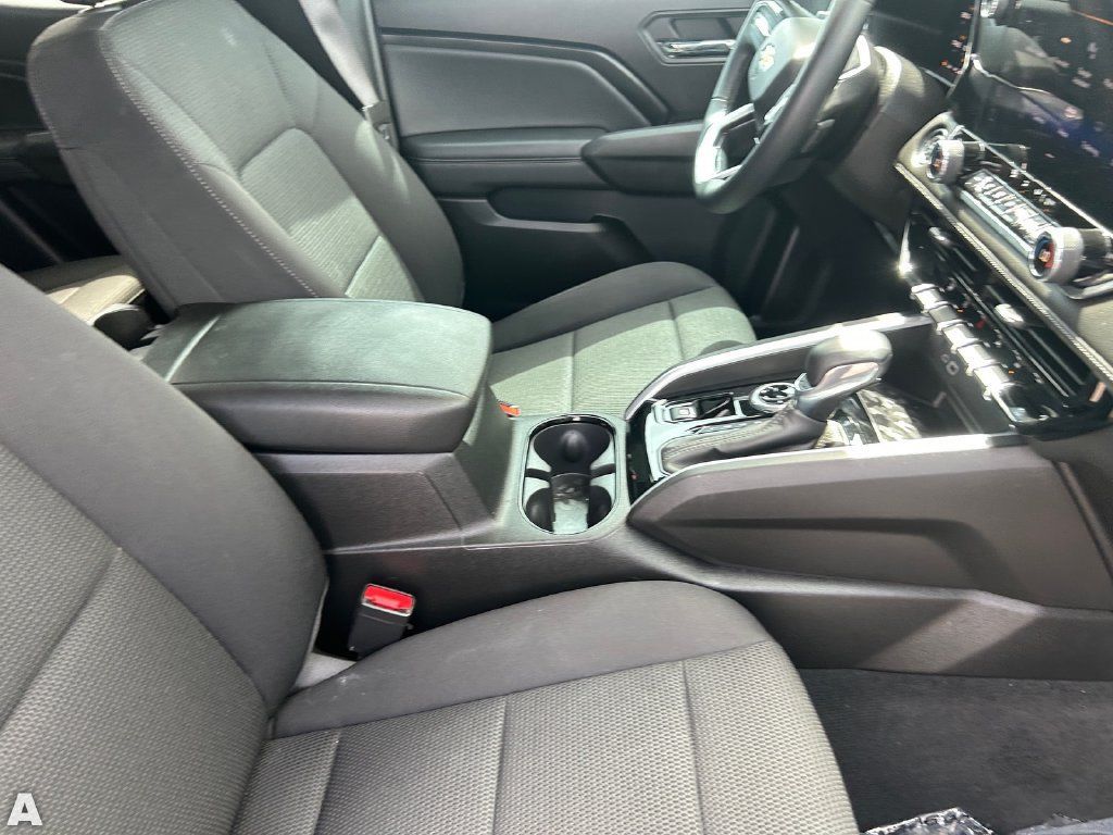 Used 2024 Chevrolet Colorado LT w/ LT Convenience Package AWD/4WD image 12
