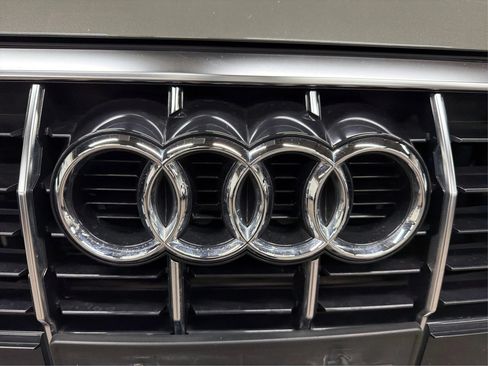Used 2020 Audi Q3 2.0T Premium w/ Convenience Package AWD/4WD image 46